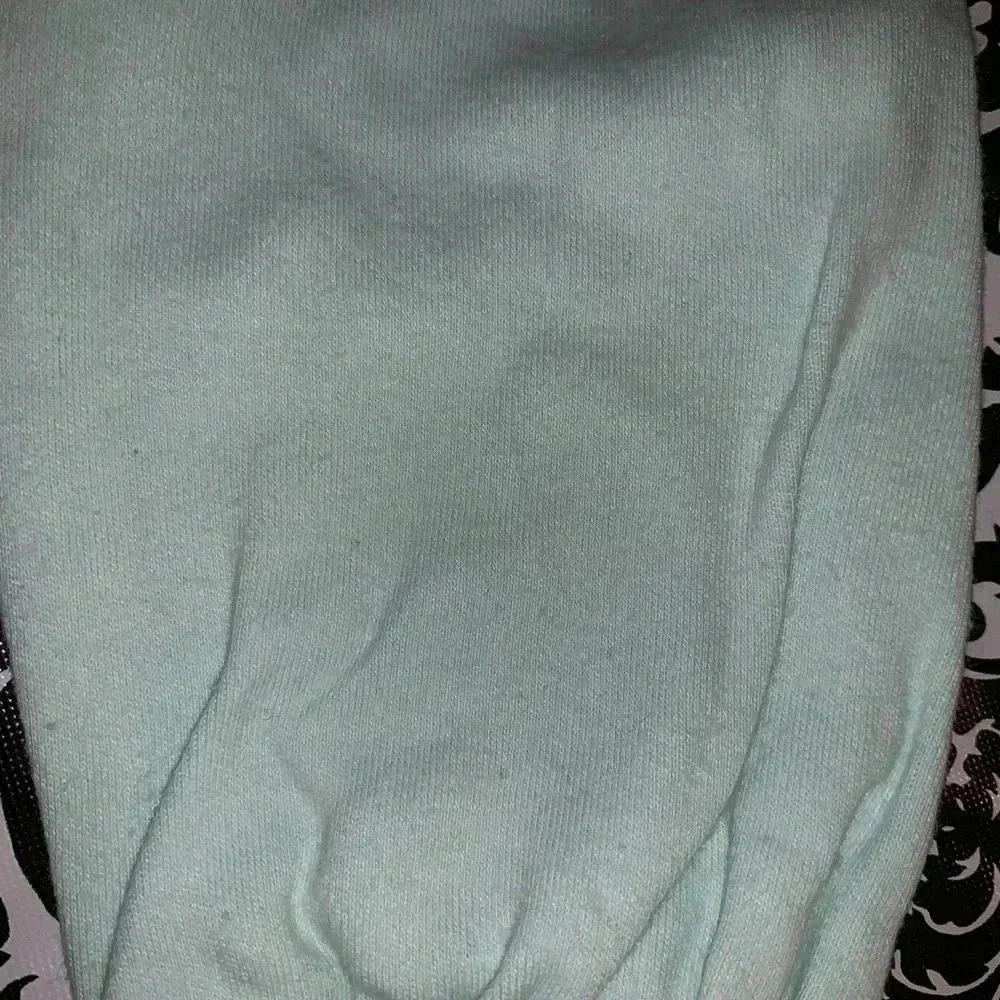 LITTLE GIRLS SNOWFLAKE MONOGRAMMED “A” SHIRT PREOWNED SIZE 2T - Picture 5 of 9